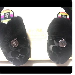 NIB Coach slides size 8.5. These are adorable!!